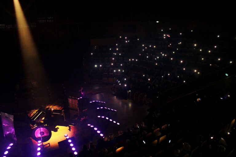 Koncert w Ciemności, ARTur Moon