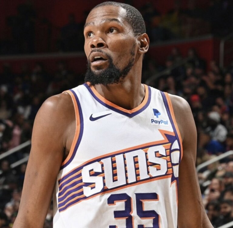 Kevin Durant w barwach Phoenix Suns