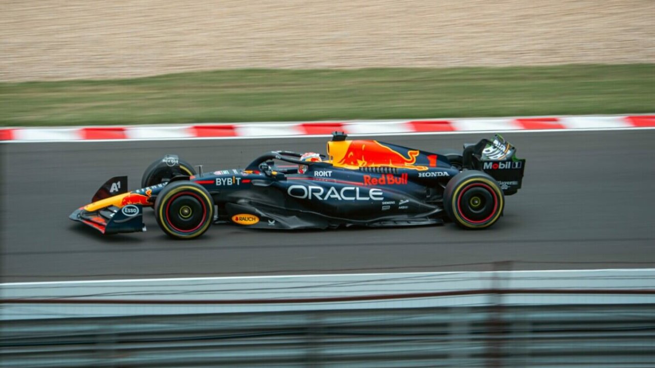 Max Verstappen triumfował w GP Sao Paulo.