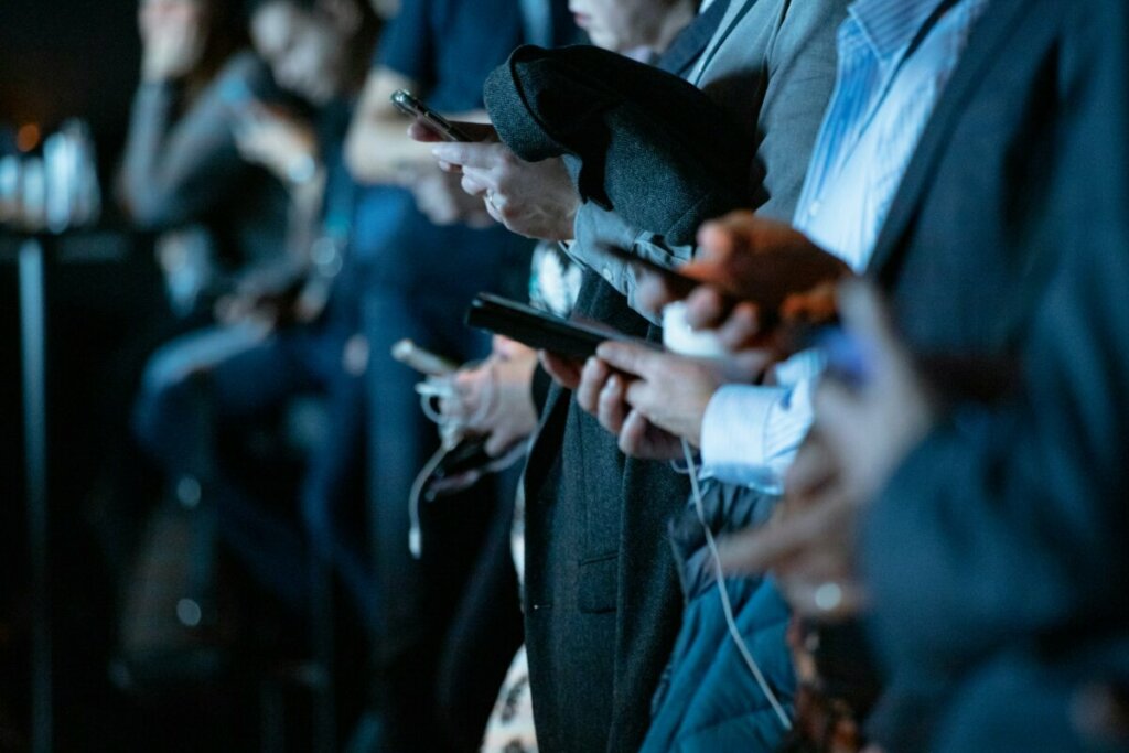media społecznościowe telefon