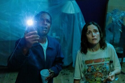 Linda (Rose Byrne) i Jamie (ASAP Rocky) w "Kopnęłabym cię, gdybym mogła"/Fot. materiały prasowe A24